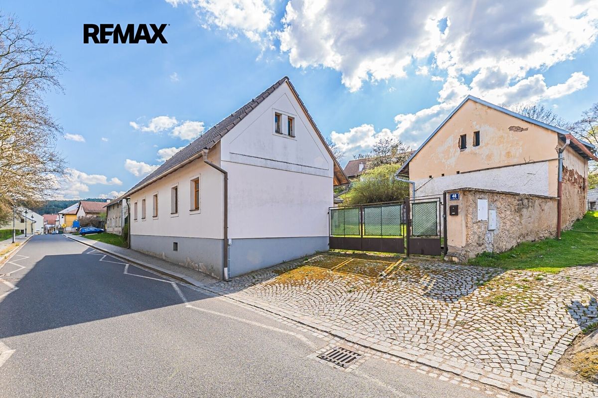 Prodej rodinného domu 363 m², pozemek 1345 m²